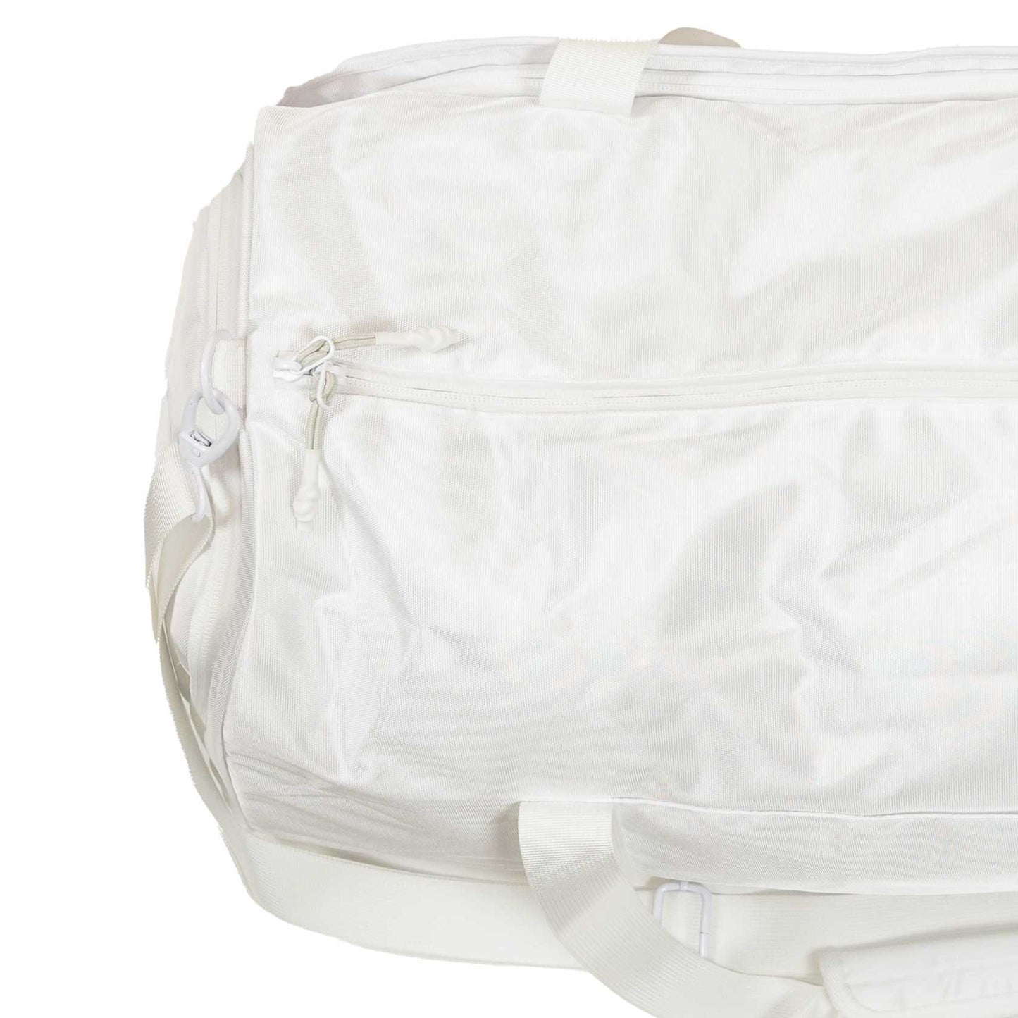 White background, close up image of the zipper on the JOOLA Ben's Bag duffle.